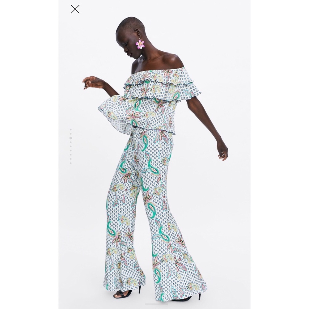 NWT! Zara Printer Ruffled Top - Size Small